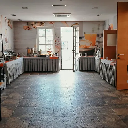 Boutique Ukus 4*