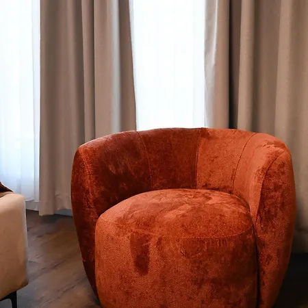 מלון Boutique Ukus 4*