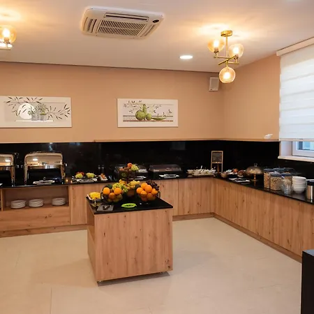 Boutique Ukus מלון 4*